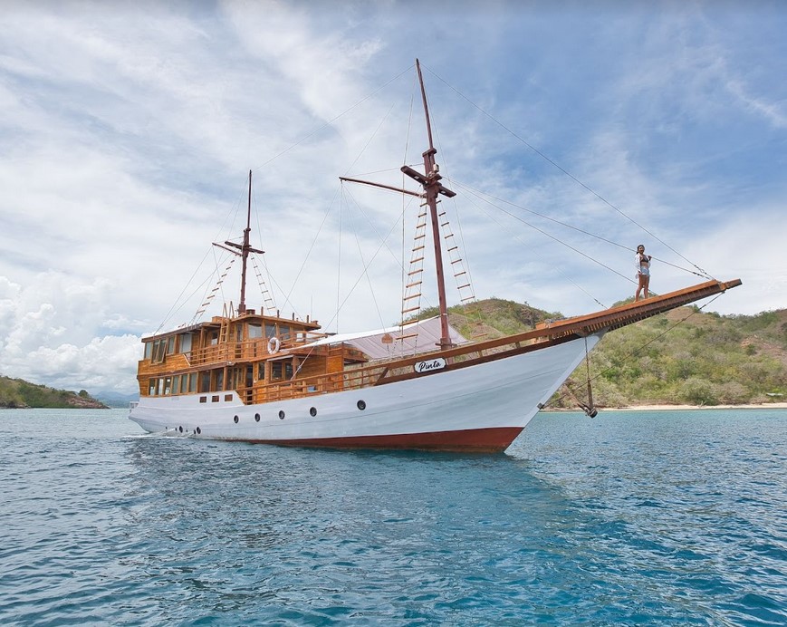 Naturalia Cruise Phinisi Naturalia Cruise Phinisi